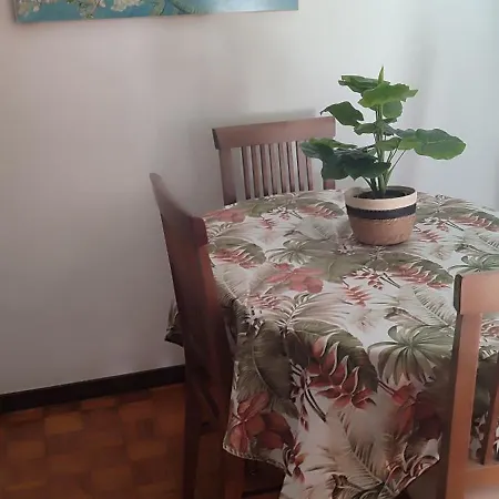 Apartament By Lucia *